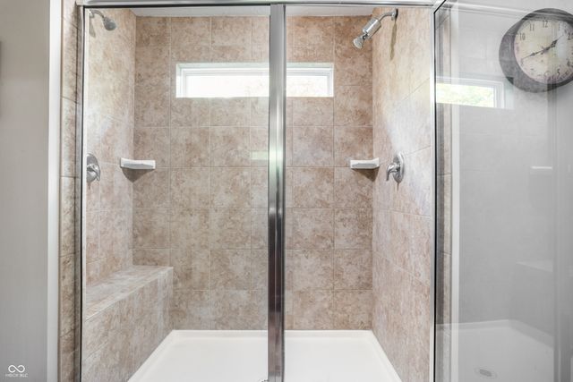 725 Bracknell Drive, Avon, IN 46123