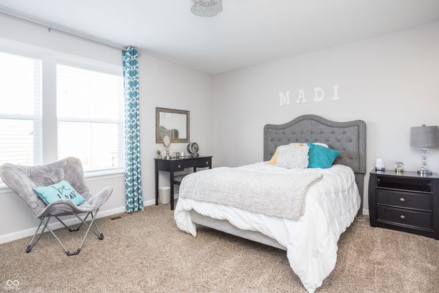 725 Bracknell Drive, Avon, IN 46123