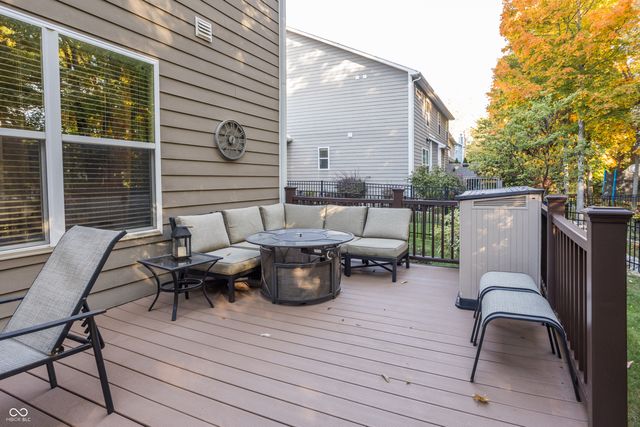 725 Bracknell Drive, Avon, IN 46123