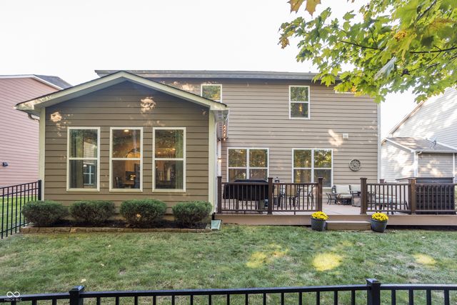 725 Bracknell Drive, Avon, IN 46123