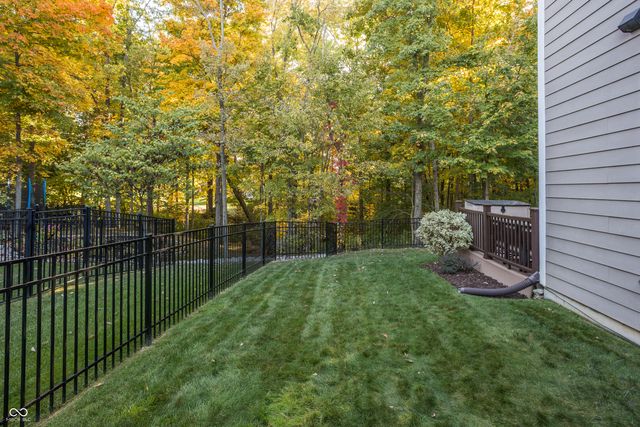 725 Bracknell Drive, Avon, IN 46123