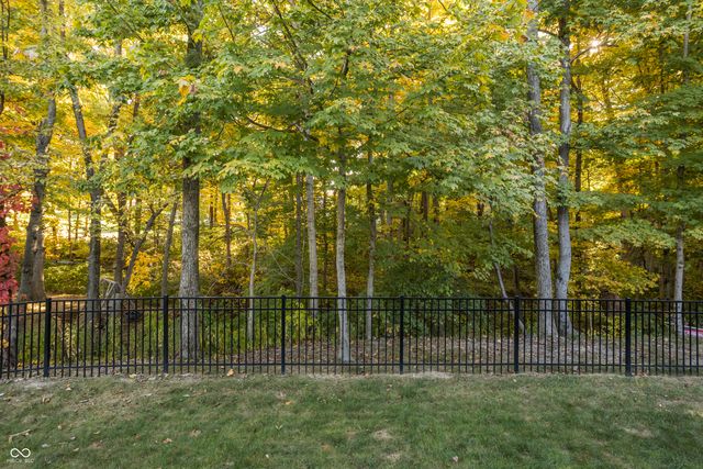 725 Bracknell Drive, Avon, IN 46123