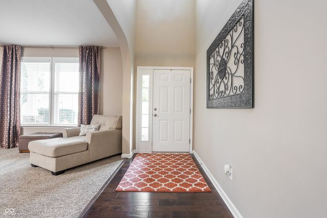 725 Bracknell Drive, Avon, IN 46123