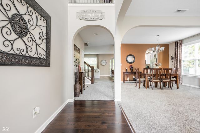 725 Bracknell Drive, Avon, IN 46123