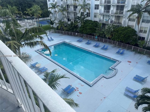 482 NW 165th St Rd A-103, Miami, FL 33169