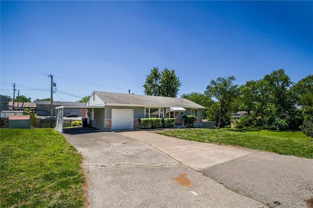 107 NE 72 nd Terrace, Gladstone, MO 64118