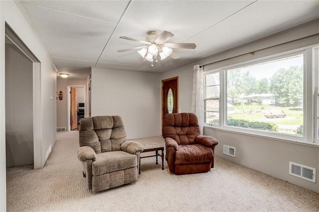 107 NE 72 nd Terrace, Gladstone, MO 64118