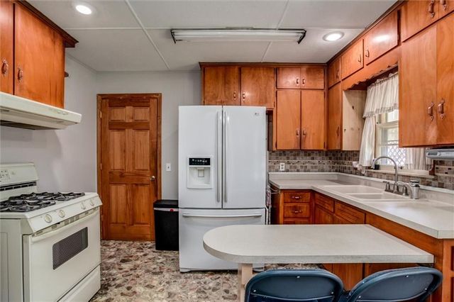 107 NE 72 nd Terrace, Gladstone, MO 64118