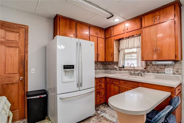 107 NE 72 nd Terrace, Gladstone, MO 64118