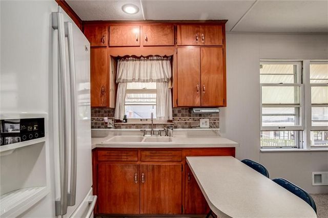 107 NE 72 nd Terrace, Gladstone, MO 64118