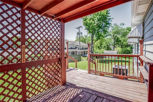 107 NE 72 nd Terrace, Gladstone, MO 64118