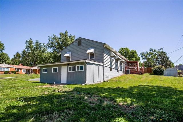 107 NE 72 nd Terrace, Gladstone, MO 64118