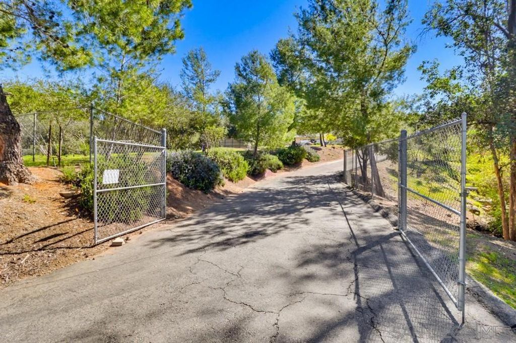 Image 3 of property listing at 359 Galloway Valley Rd, Alpine, CA 91901