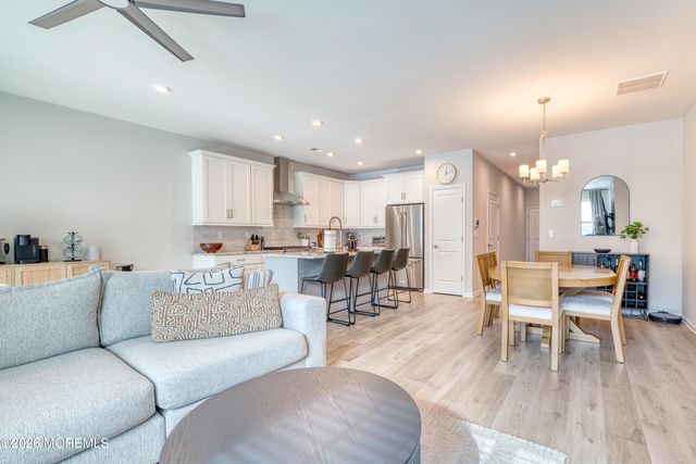 8 Laird Way, Wall, NJ 07753