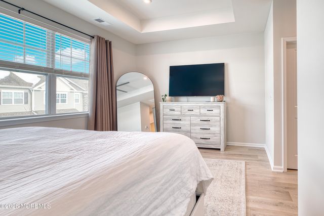 8 Laird Way, Wall, NJ 07753