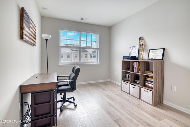 8 Laird Way, Wall, NJ 07753