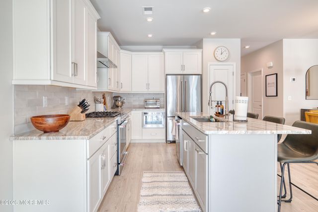 8 Laird Way, Wall, NJ 07753