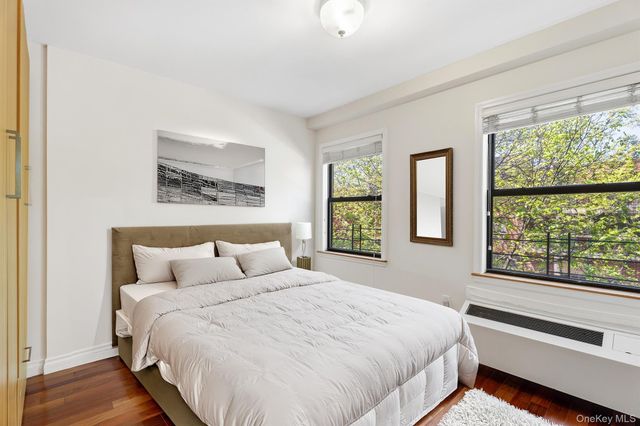 7119 162nd Street 2I, Fresh Meadows, NY 11365