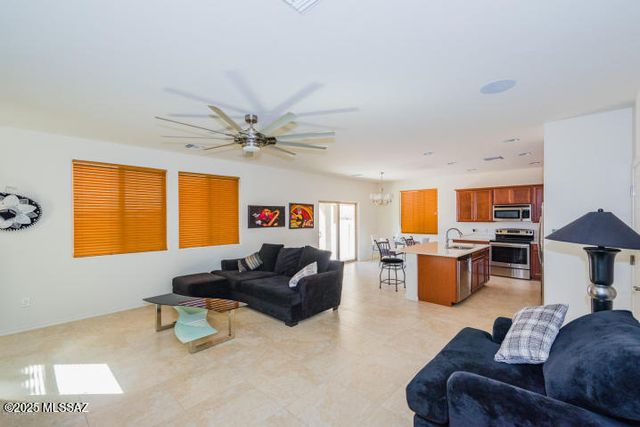 7992 S Dolphin Way, Tucson, AZ 85756