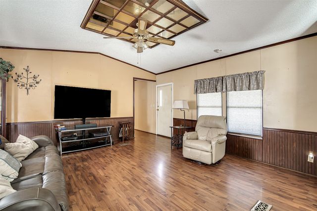 4140 South Drive, Burleson, TX 76028