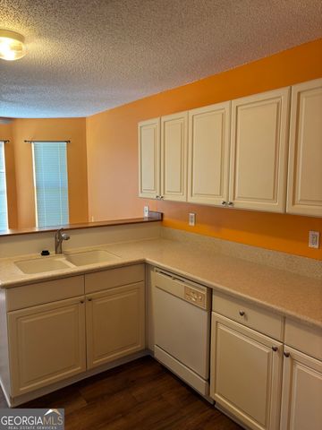 11943 Spring Lake Way, Fayetteville, GA 30215