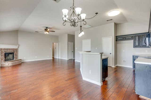 400 Bretts Way, Burleson, TX 76028