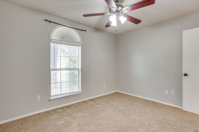 400 Bretts Way, Burleson, TX 76028