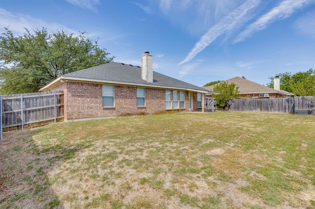 400 Bretts Way, Burleson, TX 76028