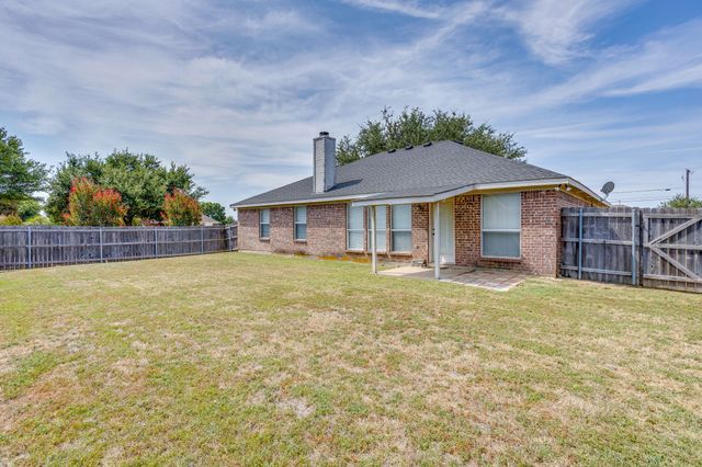 400 Bretts Way, Burleson, TX 76028