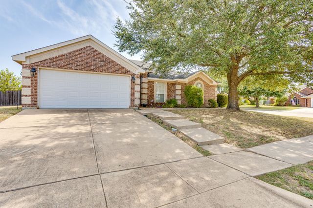 400 Bretts Way, Burleson, TX 76028