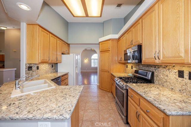 7084 Aster, Oak Hills, CA 92344