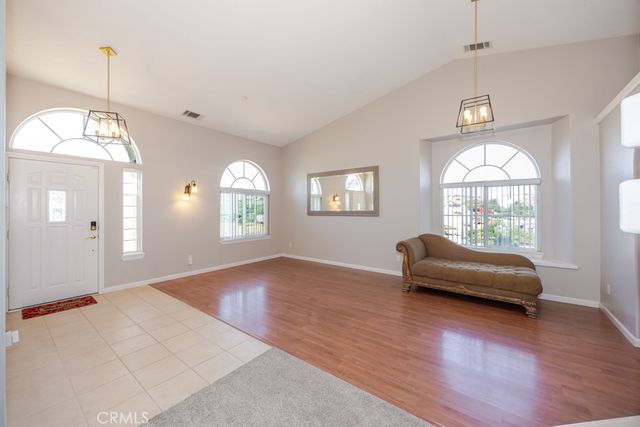 7084 Aster, Oak Hills, CA 92344