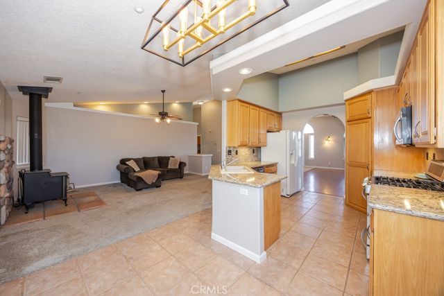 7084 Aster, Oak Hills, CA 92344