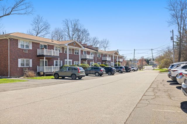 84 Demarest Avenue 11, West Nyack, NY 10994