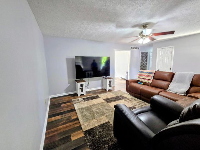 105 Berkley Lane, Frankfort, KY 40601