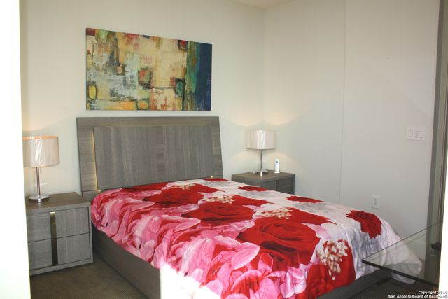 610 E Market St Unit 2601, San Antonio, TX 78205