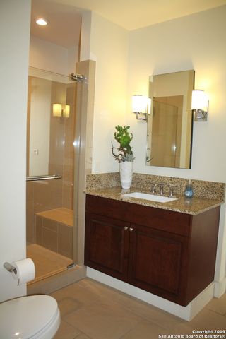 610 E Market St Unit 2601, San Antonio, TX 78205