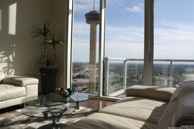 610 E Market St Unit 2601, San Antonio, TX 78205
