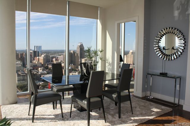 610 E Market St Unit 2601, San Antonio, TX 78205