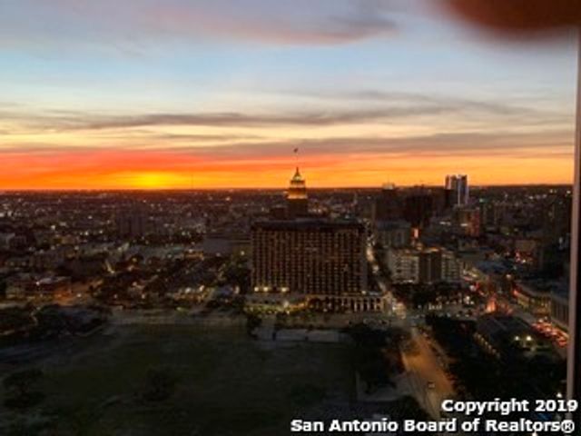 610 E Market St Unit 2601, San Antonio, TX 78205