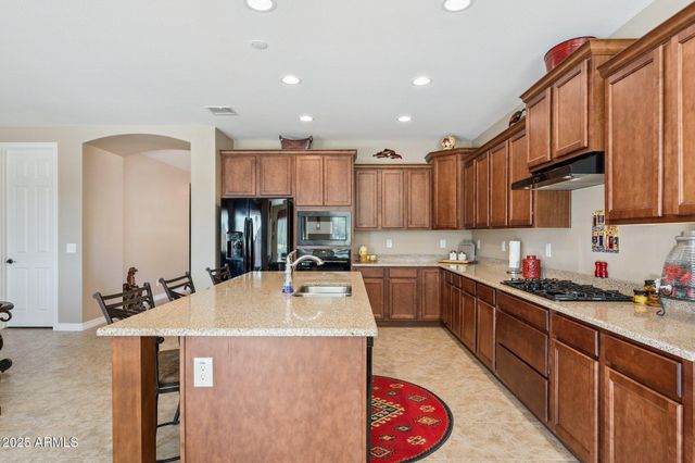 401 W BASSWOOD Avenue, San Tan Valley, AZ 85140