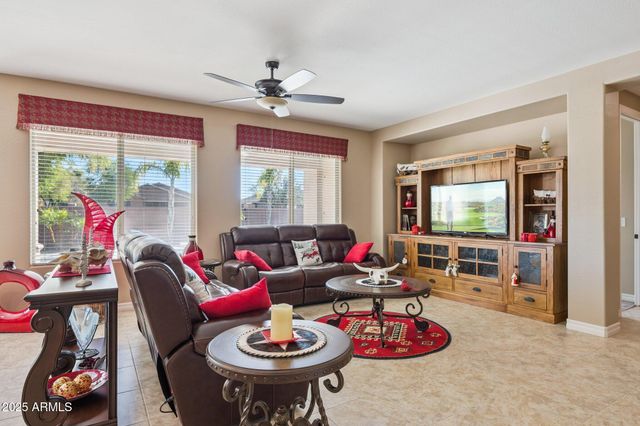 401 W BASSWOOD Avenue, San Tan Valley, AZ 85140