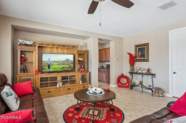 401 W BASSWOOD Avenue, San Tan Valley, AZ 85140