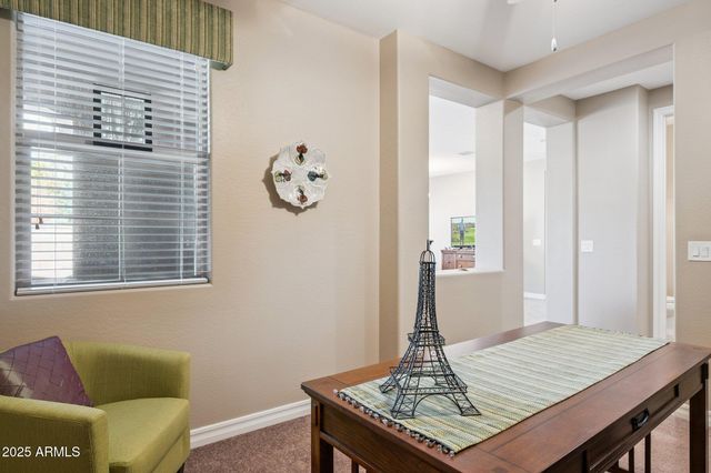 401 W BASSWOOD Avenue, San Tan Valley, AZ 85140