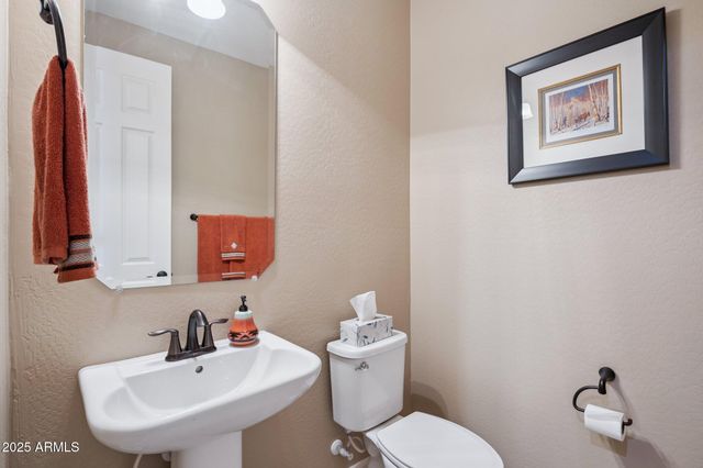 401 W BASSWOOD Avenue, San Tan Valley, AZ 85140