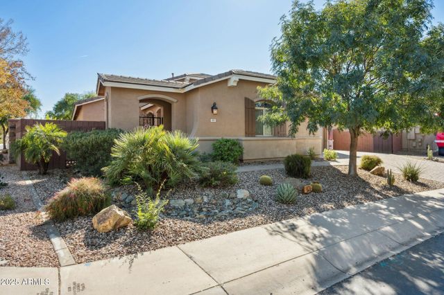 401 W BASSWOOD Avenue, San Tan Valley, AZ 85140