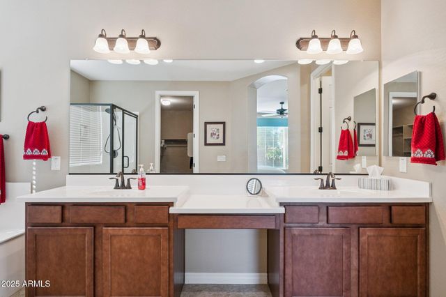 401 W BASSWOOD Avenue, San Tan Valley, AZ 85140