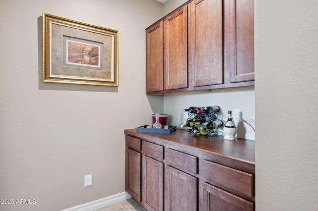 401 W BASSWOOD Avenue, San Tan Valley, AZ 85140