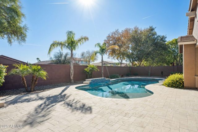 401 W BASSWOOD Avenue, San Tan Valley, AZ 85140