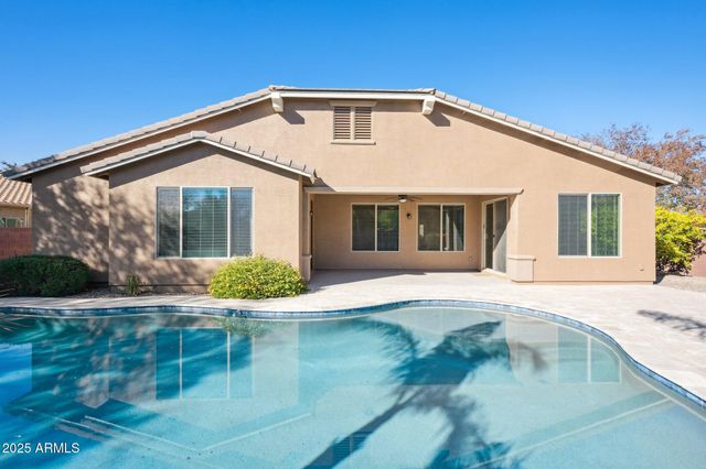 401 W BASSWOOD Avenue, San Tan Valley, AZ 85140